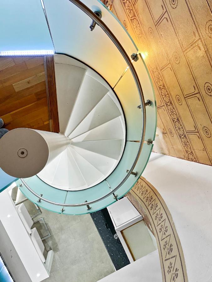 Rare 1-Bed Church Converted Apartment In London Kültér fotó