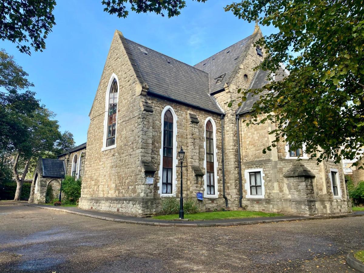 Rare 1-Bed Church Converted Apartment In London Kültér fotó