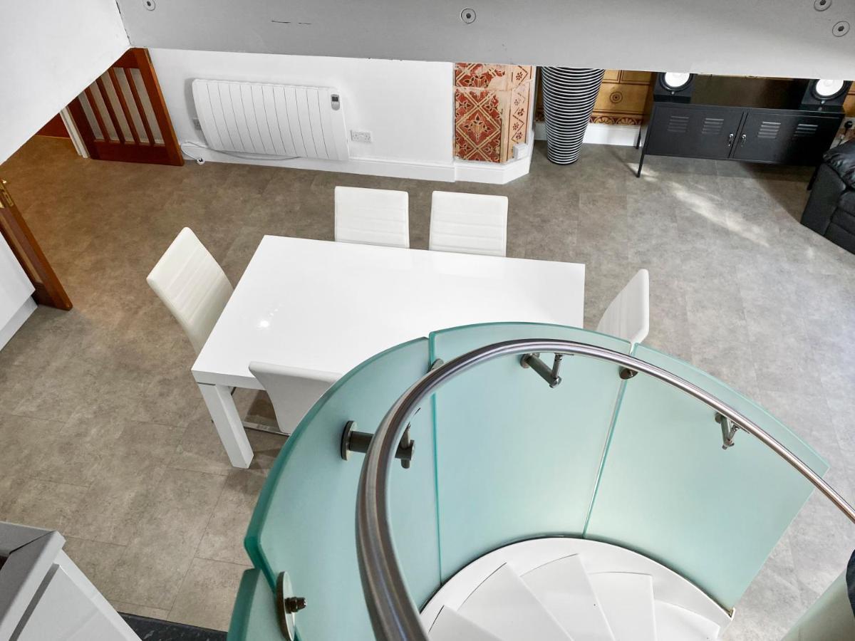 Rare 1-Bed Church Converted Apartment In London Kültér fotó