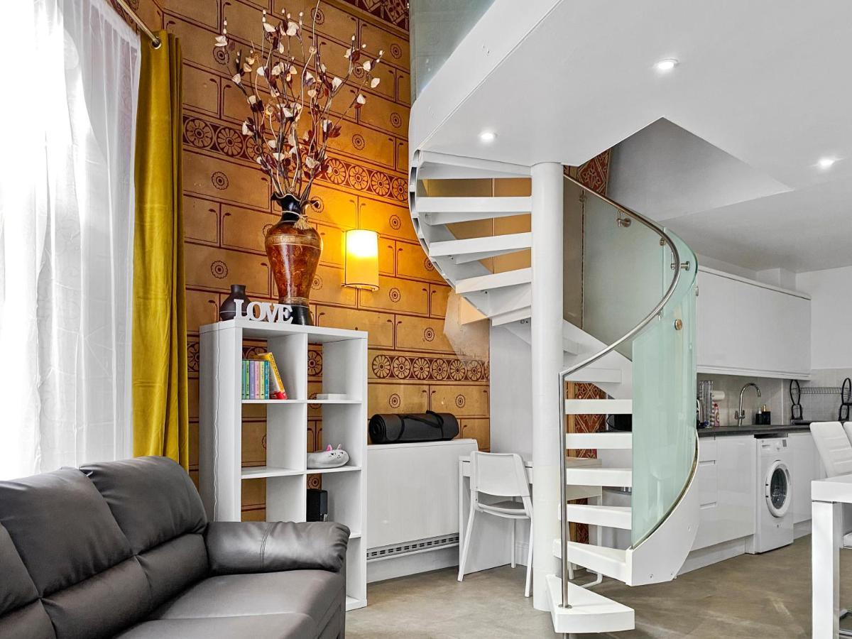 Rare 1-Bed Church Converted Apartment In London Kültér fotó